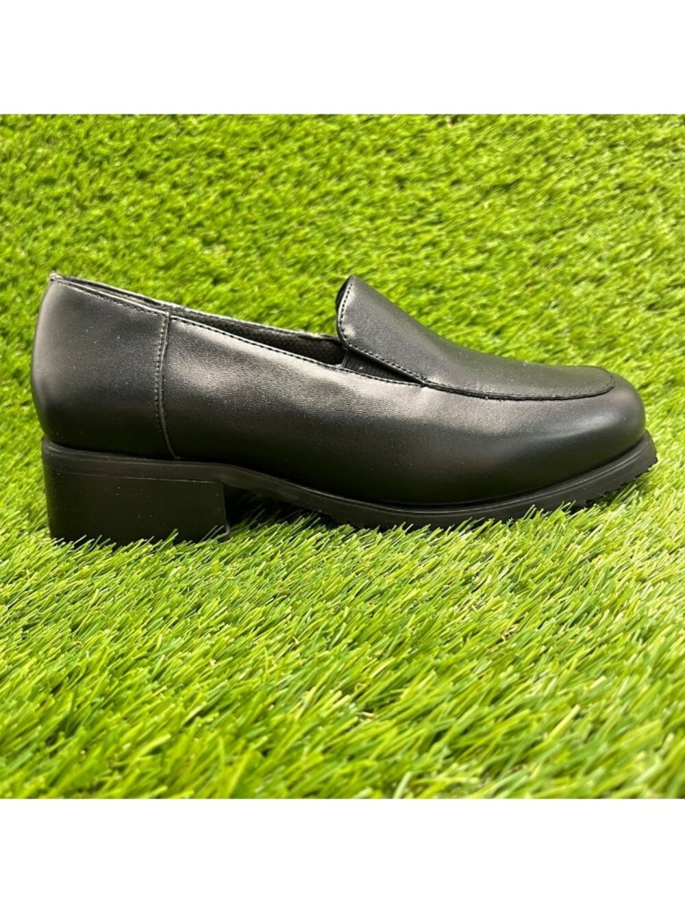 SlipGrips Womens Size 6.5D Black Leather Slip-Resistant Slip-On Dress Shoes